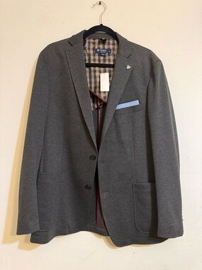 Daniel Cremieux Men's Gray Sport Coat with Light Blue Pocket Square